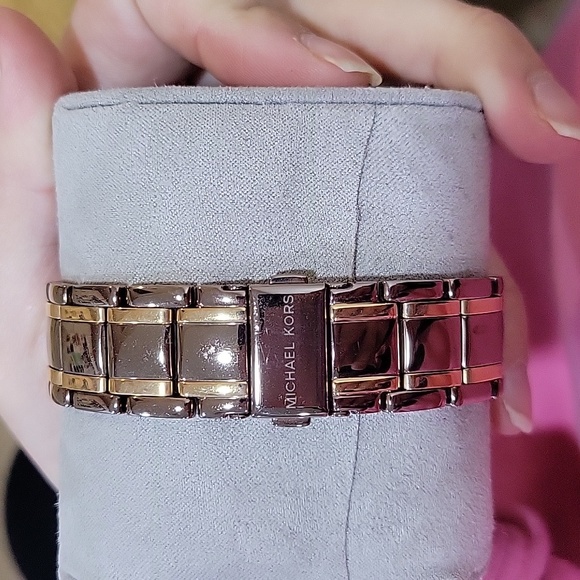 Michael Kors Watch - Picture 3 of 3